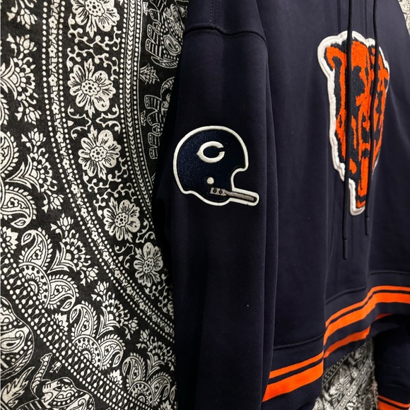 Chicago Bears Cropped Hoodie - Picture 3 of 4